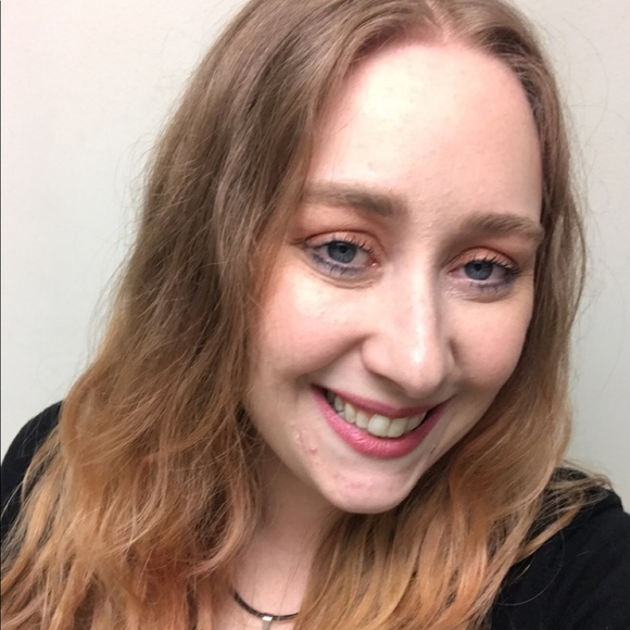 Meet your Posher, Dakota - Picture 1 of 2